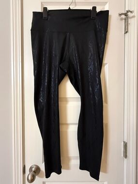 Fabletics Define PowerHold High-Waisted Foil Legging Black Foil Snake 2X Short